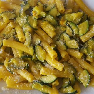 pasta con zucchine allo zafferano